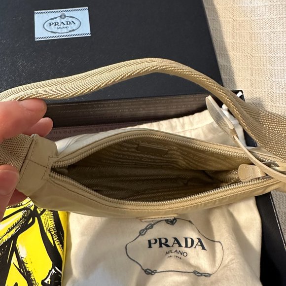 Prada Re-Nylon Re-Edition 2000 mini-bag, Desert beige - Picture 6 of 11